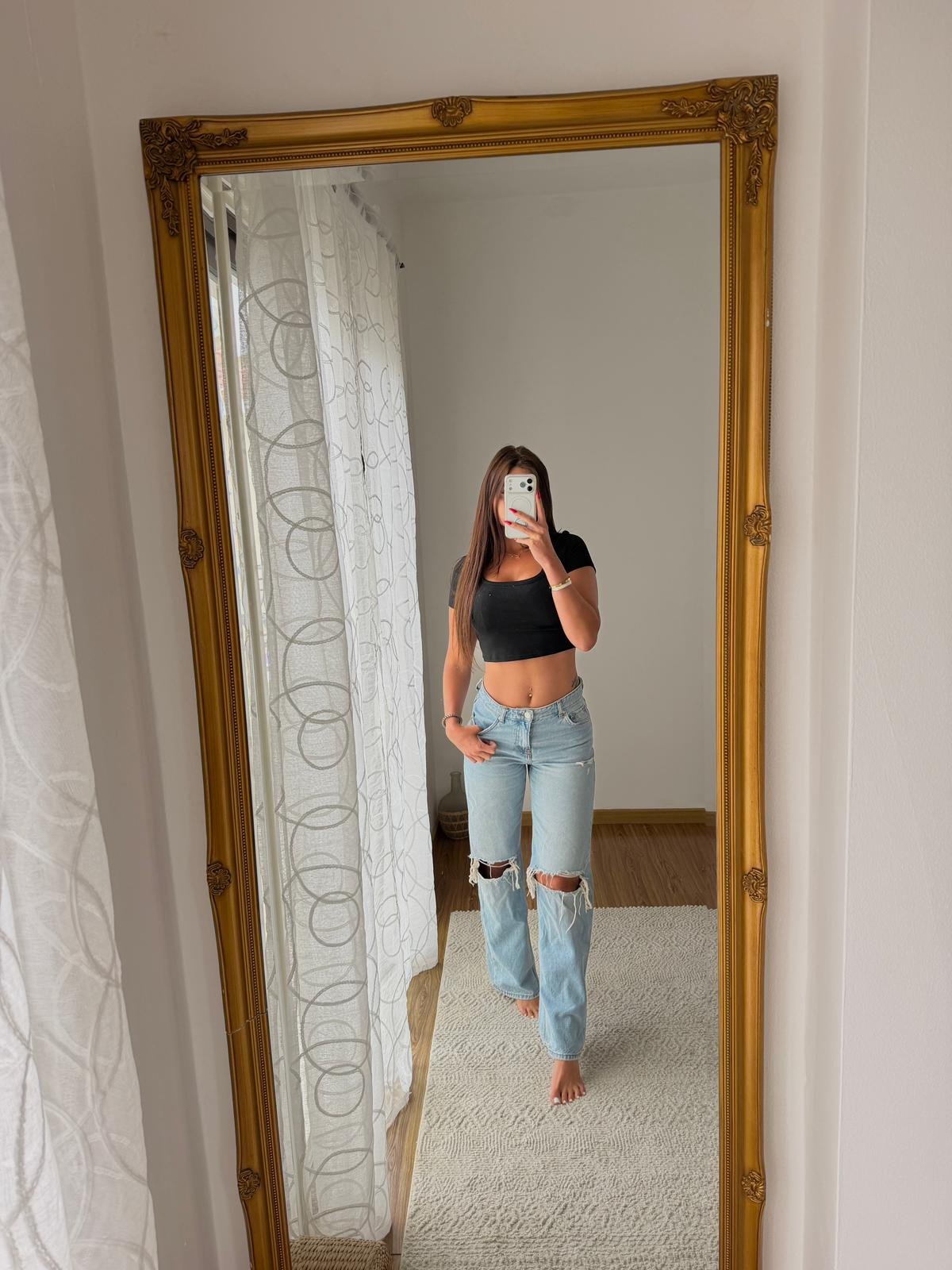 Sandra im Casual-Look